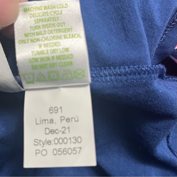Lilly Pulitzer Finn Top NWT women’s size small colour block custom graphic print - Picture 16 of 16
